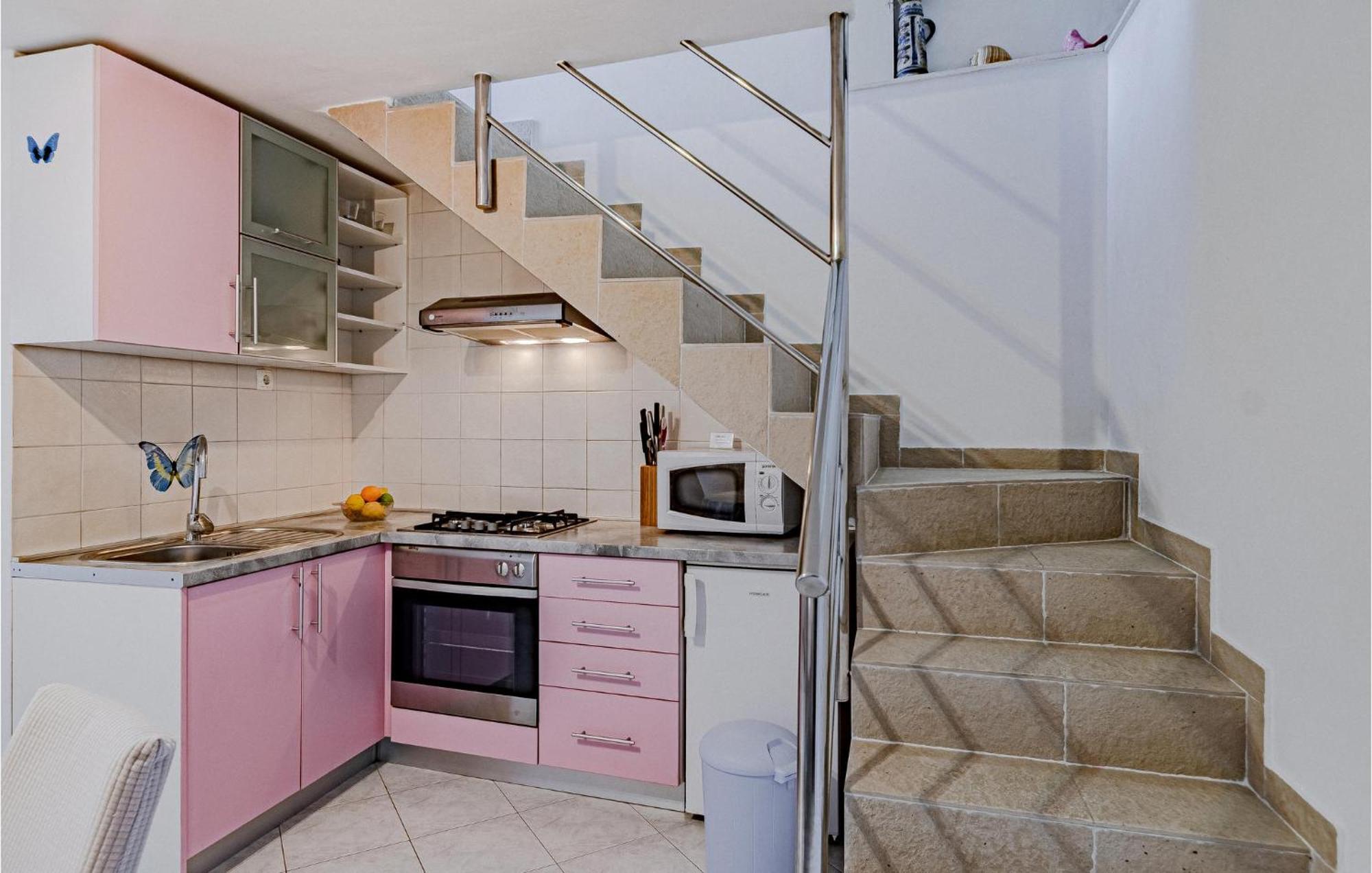 Stunning Apartment In Racisce With Wifi Exterior photo